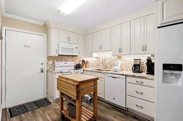 Kitchen at Fiddler’s Cove 21C